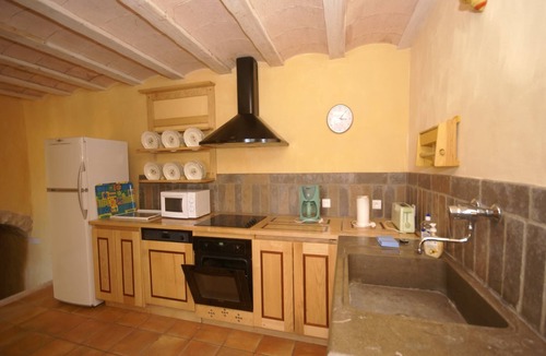 Fraisse-des-Corbieres Villa | Sunny Escape to Serenity