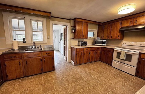 Amherst Other | Sunny Farmhouse Fully Furnished 3bed/2bath