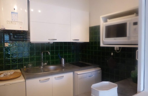 Collioure Apartment | Sunny first line apartment on the beach 3 *, wifi, air conditioning