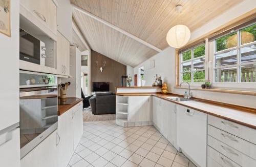 Skjern House | Sunny Fjord Cottage By Ringkøbing Fjord
