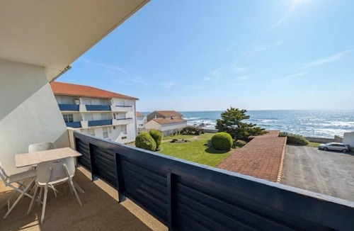 La Chaume Apartment | Sunny Flat with Sea-View Balcony