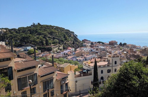 Caldes d'Estrac Apartment | Sunny flat near the beach