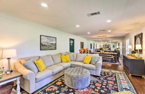 Marianna House | Sunny Florida Abode - Patio, Pool, & Fire Pit