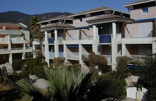 Cavaliere Beach Apartment | Sunny Garden-Level Studio, Steps from Cavalière Beach