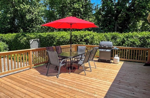 Bayfield House | Sunny Gardens - Village of Bayfield