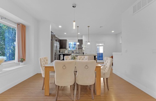 Cedar Hills House | Sunny Getaway on Compass Dr #42468