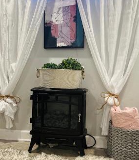 Broadview Apartment | Sunny Girasol Garden