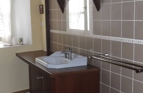 Lesperon Apartment | Sunny GITE in old farmhouse at the foot of the forest, lake, river nearby