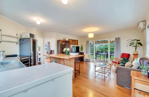 Grey Lynn House | Sunny Grey Lynn Holiday Home