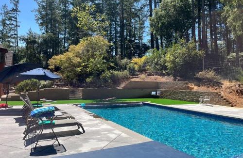 Freestone House | Sunny Grove Retreat