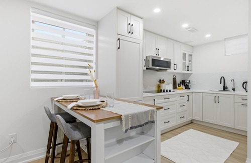 York Regional Municipality Apartment | Sunny Haven – Curated Private Suite w/Projector