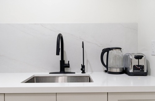 York Regional Municipality Apartment | Sunny Haven – Curated Private Suite w/Projector