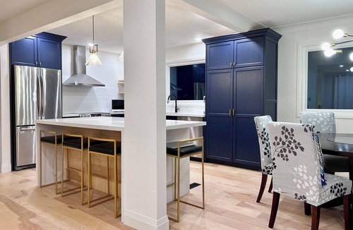 Burlington House | Sunny Heaven Retreat between Toronto and Falls