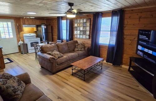 Sulphur Cabin | Sunny Hill at Gamble Hollow