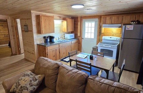 Sulphur Cabin | Sunny Hill at Gamble Hollow