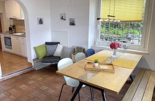 Minusio Apartment | Sunny holiday apartment with Mediterranean garden and great view
