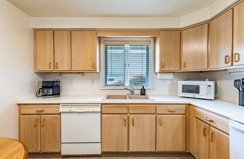 Rochester House | Sunny Home in Private Setting