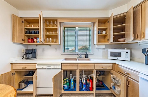Rochester House | Sunny Home in Private Setting