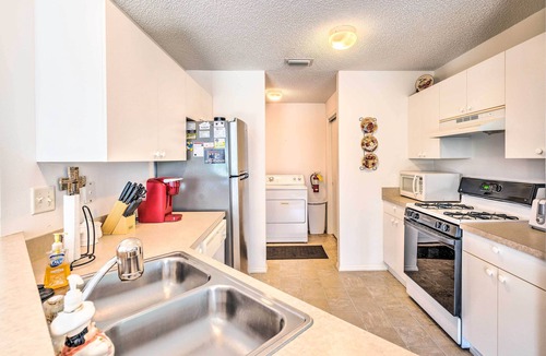 Chatham Cottage | Sunny Home in The Villages w/Lanai & Pool Access!