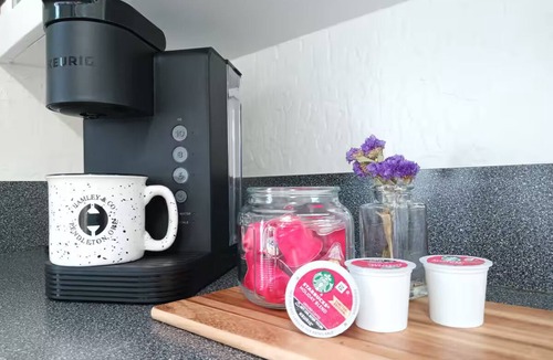 Pendleton House | Sunny House- 2 Br. Cottage in tranquil Pendleton