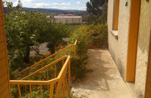 Aubenas House | SUNNY HOUSE, LAND RAISED