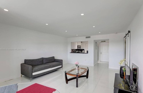 Eastern Shores Condo | Sunny Isle, "Eastern Shores" North Miami Beach Paradise.