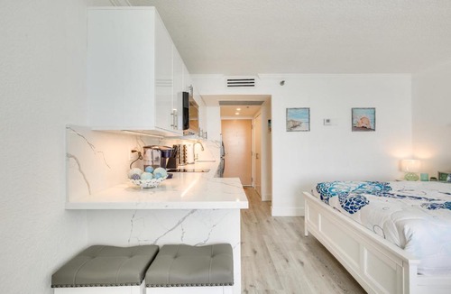 Sunny Isles Beach Apartment | Sunny Isles Beach Retreat w/Resort Perks!