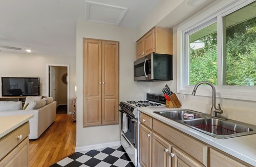 Lauderdale Lakes House | Sunny Lakefront 3BR w/Private Pier Near Lake Geneva