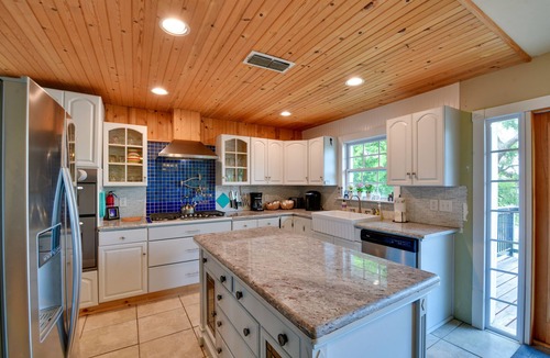 Dennis House | Sunny Lakefront Family Paradise w/Deck & 2 Kayaks