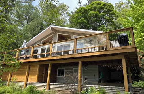 Irondale House | Sunny lakeside cottage with stunning sunset views!