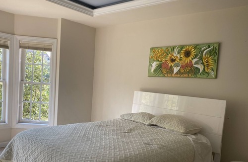 Gaithersburg Apartment | Sunny large suite