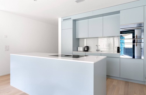 Wollishofen Apartment | Sunny Leimbach 3.5 Room w/Storage & W/D, 2 mins to market, by Blueground