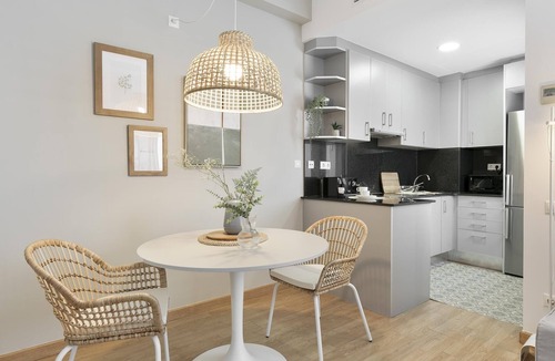 Sants-Badal Apartment | Sunny loft with A/C and WIFI next to Badal metro