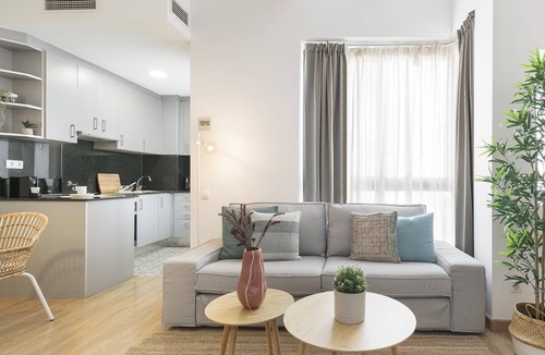 Sants-Badal Apartment | Sunny loft with A/C and WIFI next to Badal metro