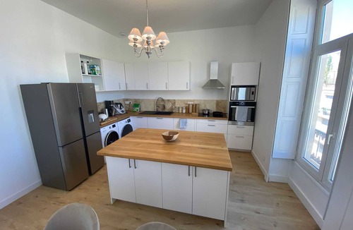 Gambetta Apartment | Sunny luxury flat in the city centre