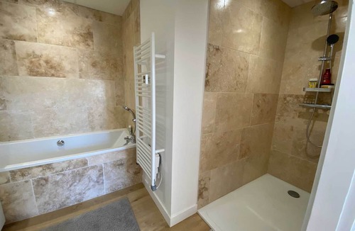 Gambetta Apartment | Sunny luxury flat in the city centre