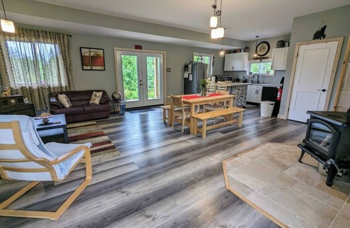 Colpoys Bay Cabin | Sunny Meadow Retreat by Lake Huron