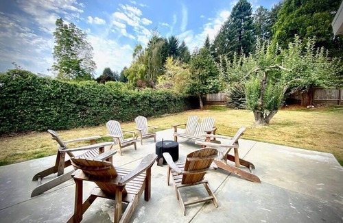 Jacoby Creek House | Sunny Mid-Century Gem