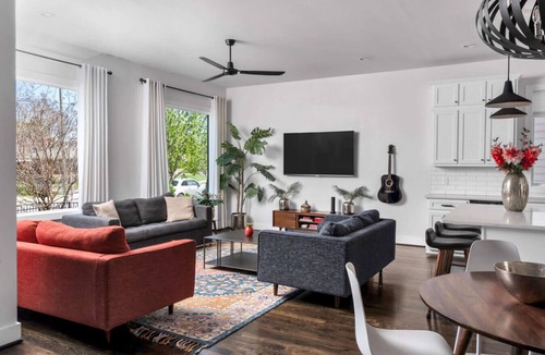 Edgehill House | Sunny Modern Oasis Pool, Hot Tub, Fire Pit, Grill, Rooftop