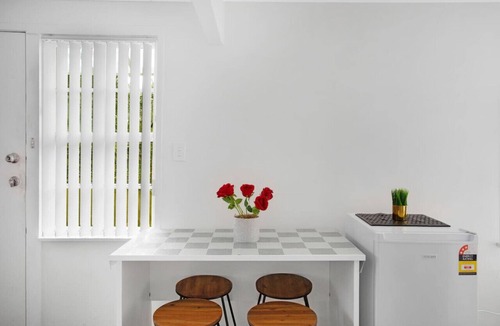 Greenlane - Ellerslie Apartment | Sunny Beam Guest Suite with Parking & Kitchenette