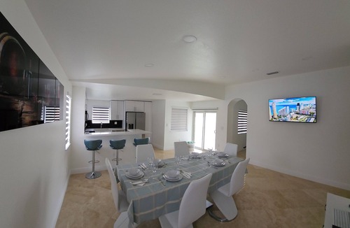 Homestead House | Sunny Oasis with Private Pool, Sunny Oasis with Private Pool