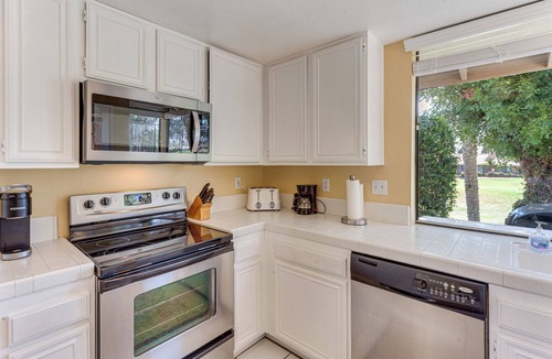 Palm Desert Apartment | Sunny Pad w/Patio & Pool Access in Palm Desert!