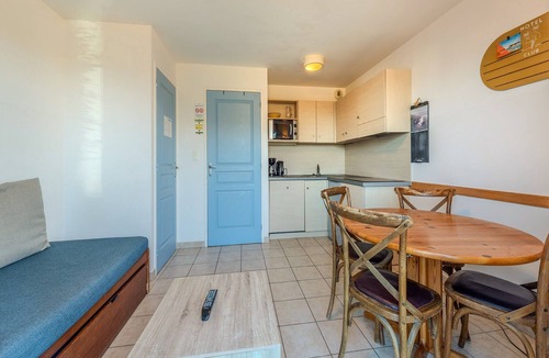 Saint-Nic House | Sunny Pentrez home near the beach