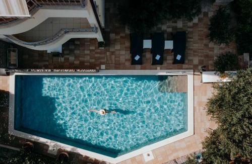 Krvavica Apartment | Sunny Place Apartment With Pool