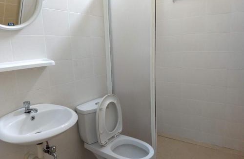 Kampung Batu Uban House | Sunny Point Hostel