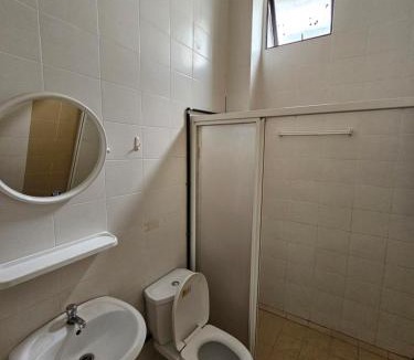 Kampung Batu Uban House | Sunny Point Hostel