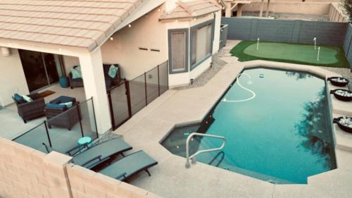 Villages At Queen Creek House | Sunny Poolside Golf Haven Heated Pool 4Bed 2Bath