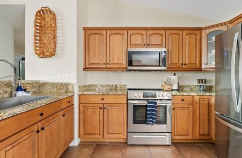 Villages At Queen Creek House | Sunny Poolside Golf Haven Heated Pool 4Bed 2Bath