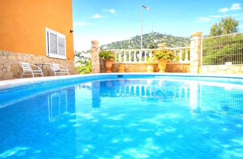 Segur de Calafell Apartment | Sunny Private Pool Retreat with Terrace Calafell