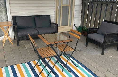 Rockcliffe - Smythe House | Sunny Private Room Near Downtown Toronto